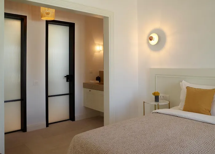 Bonzoe & Mykonos Town